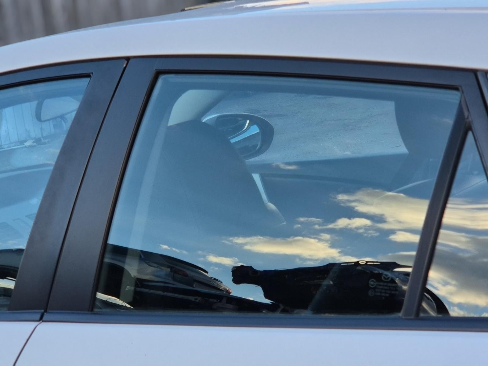 Left_Rear_Door_Window