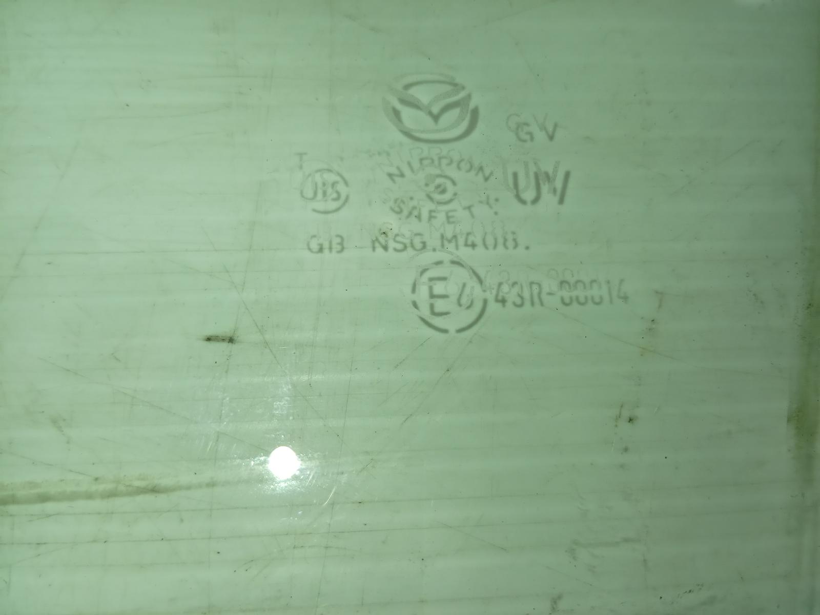 Right_Front_Door_Window