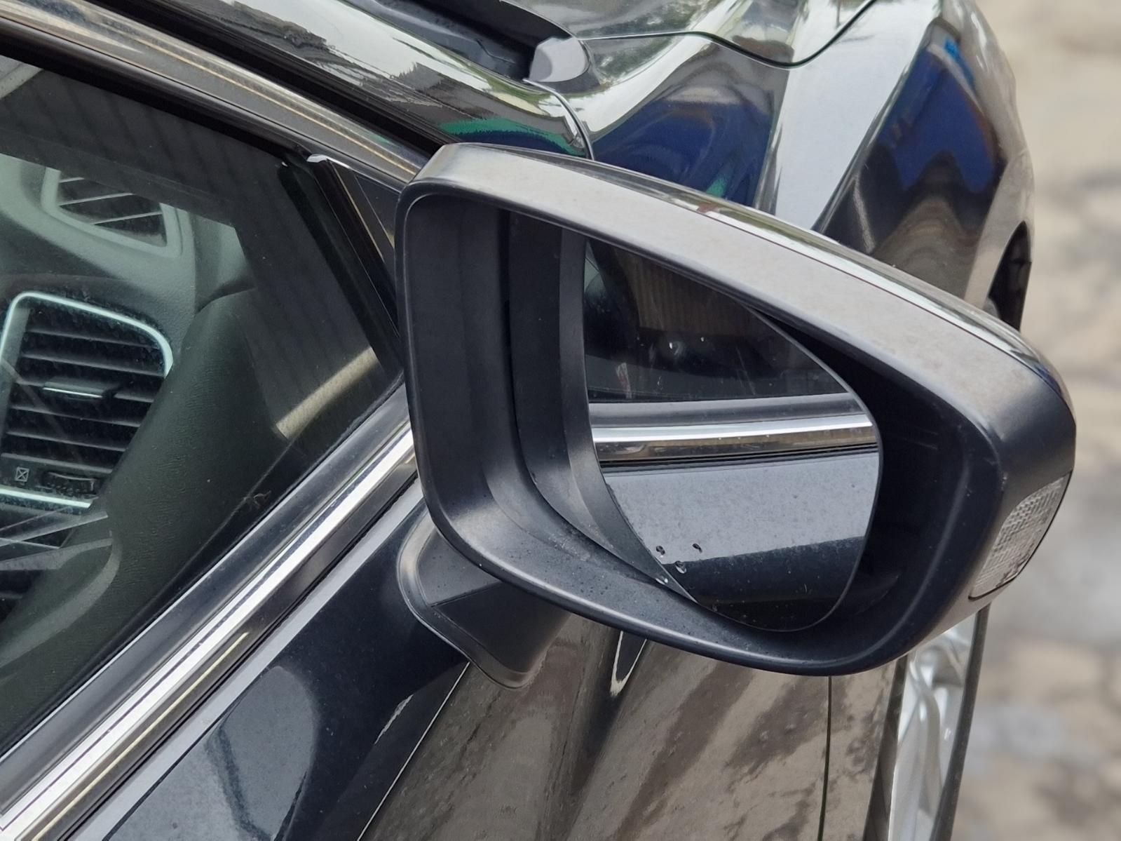 Right_Door_Mirror
