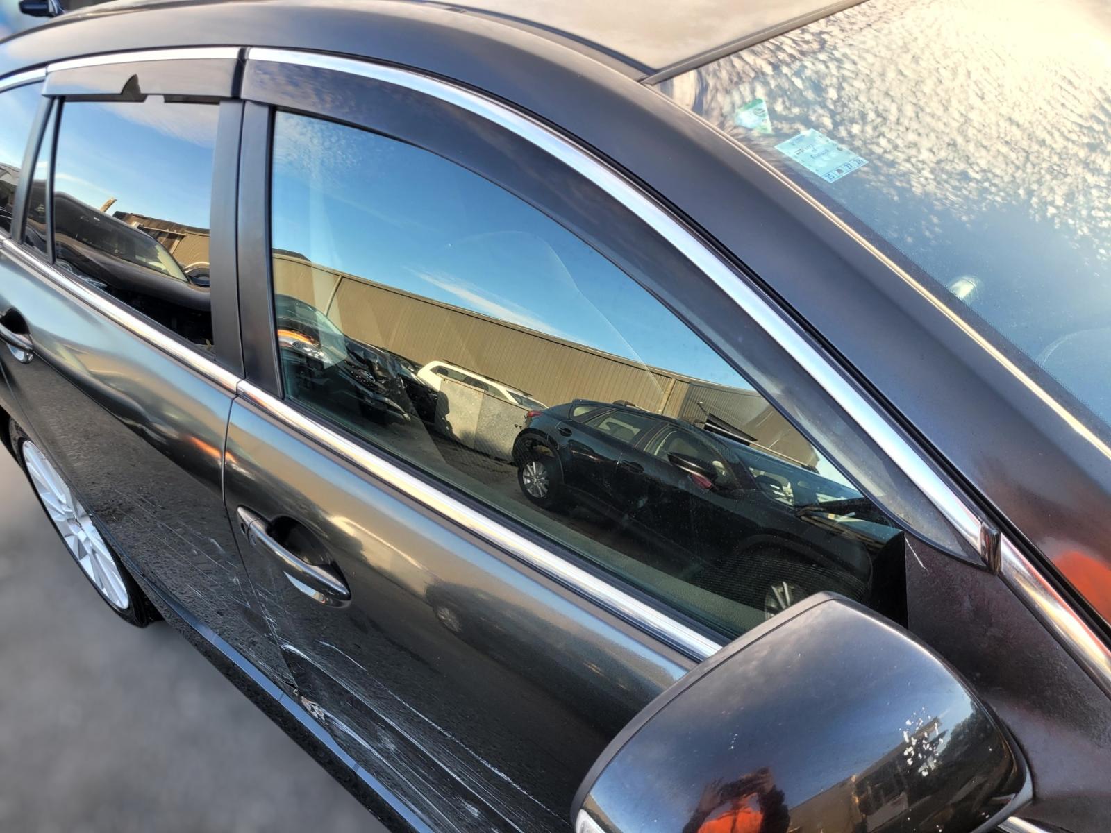 Right_Front_Door_Window