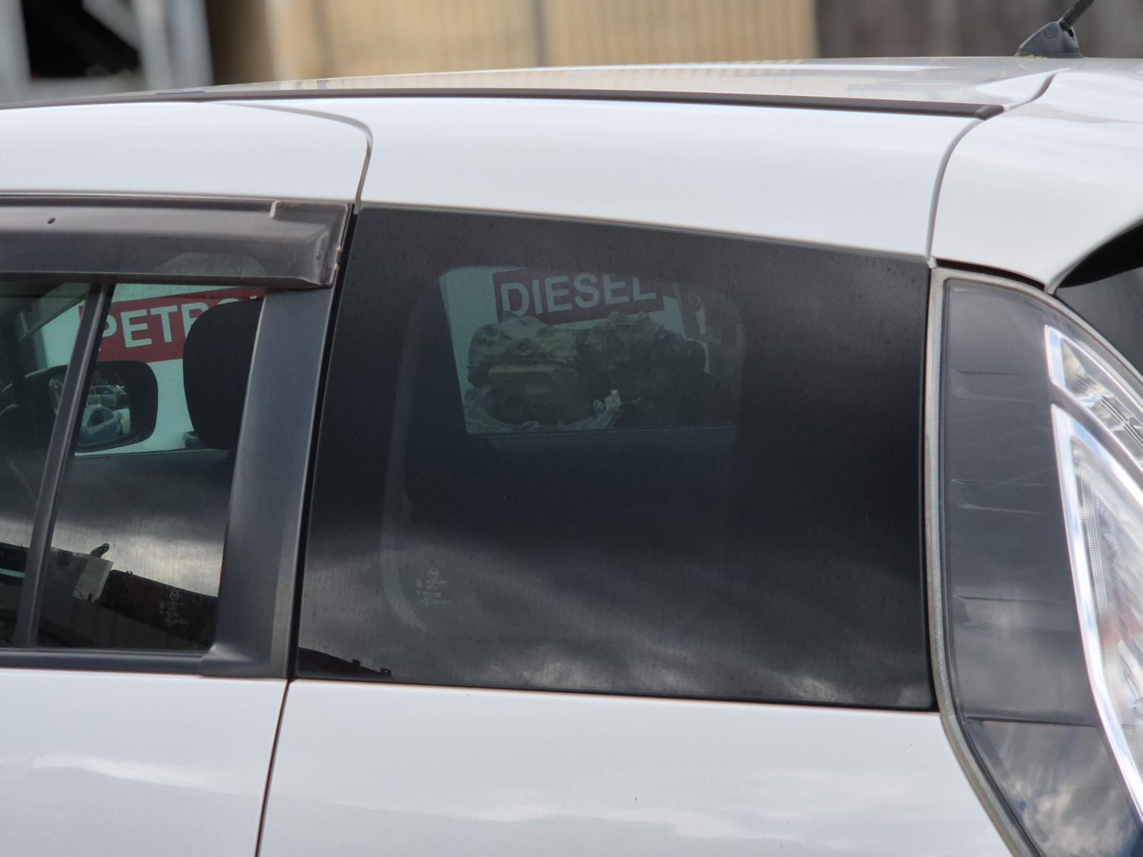 Left_Rear_Side_Glass