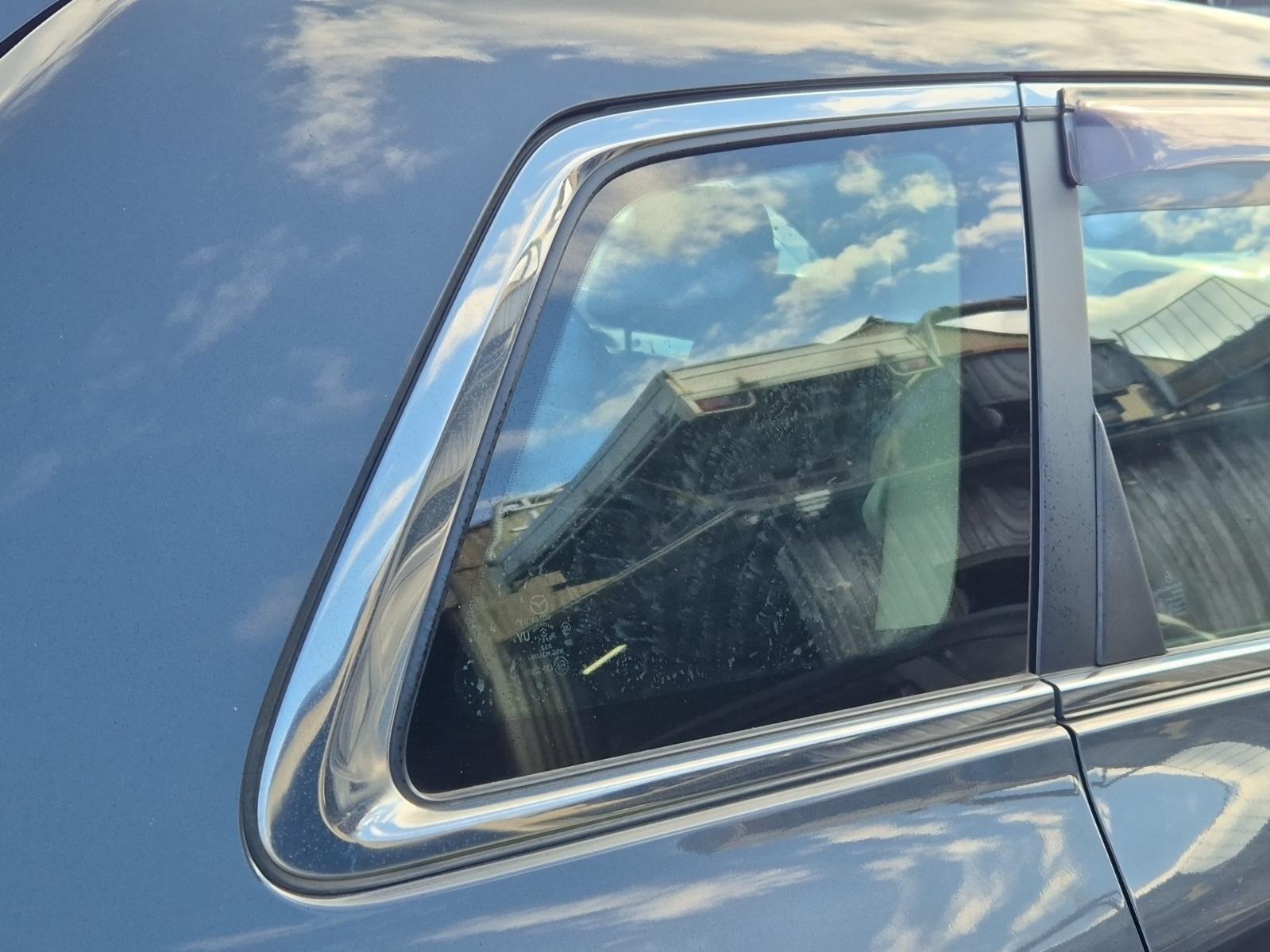 Right_Rear_Side_Glass