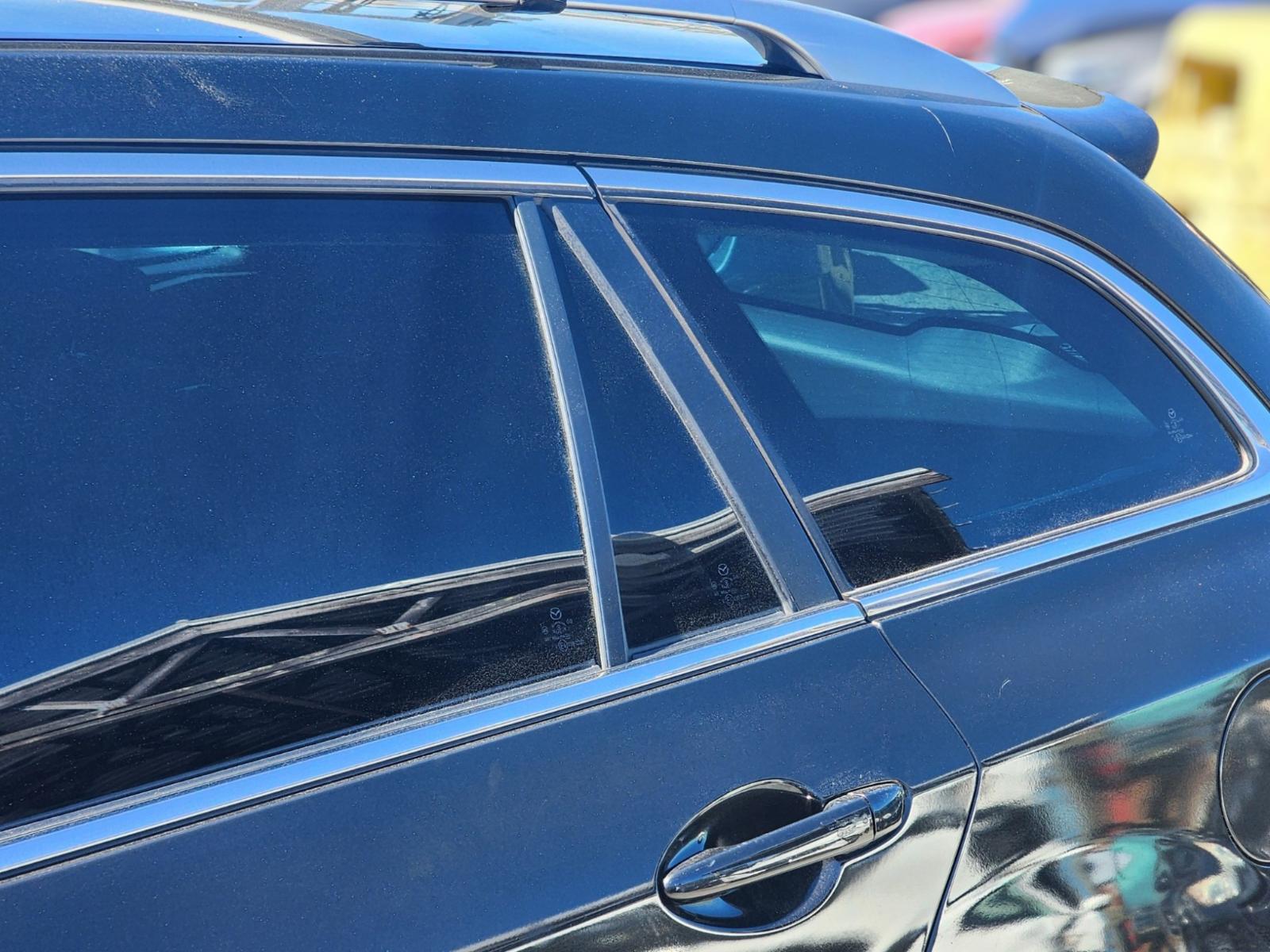 Left Rear 1q Door Glass