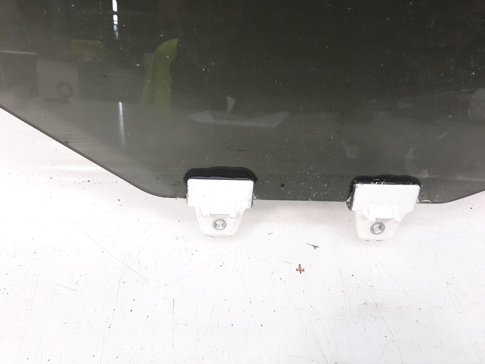 Right_Rear_Door_Window