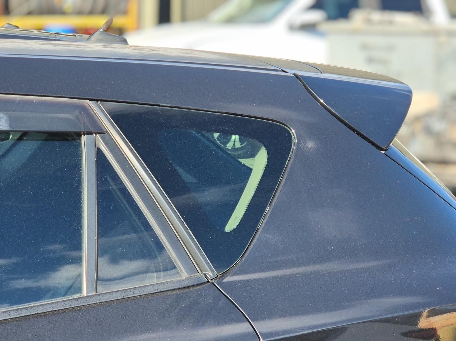Left_Rear_Side_Glass