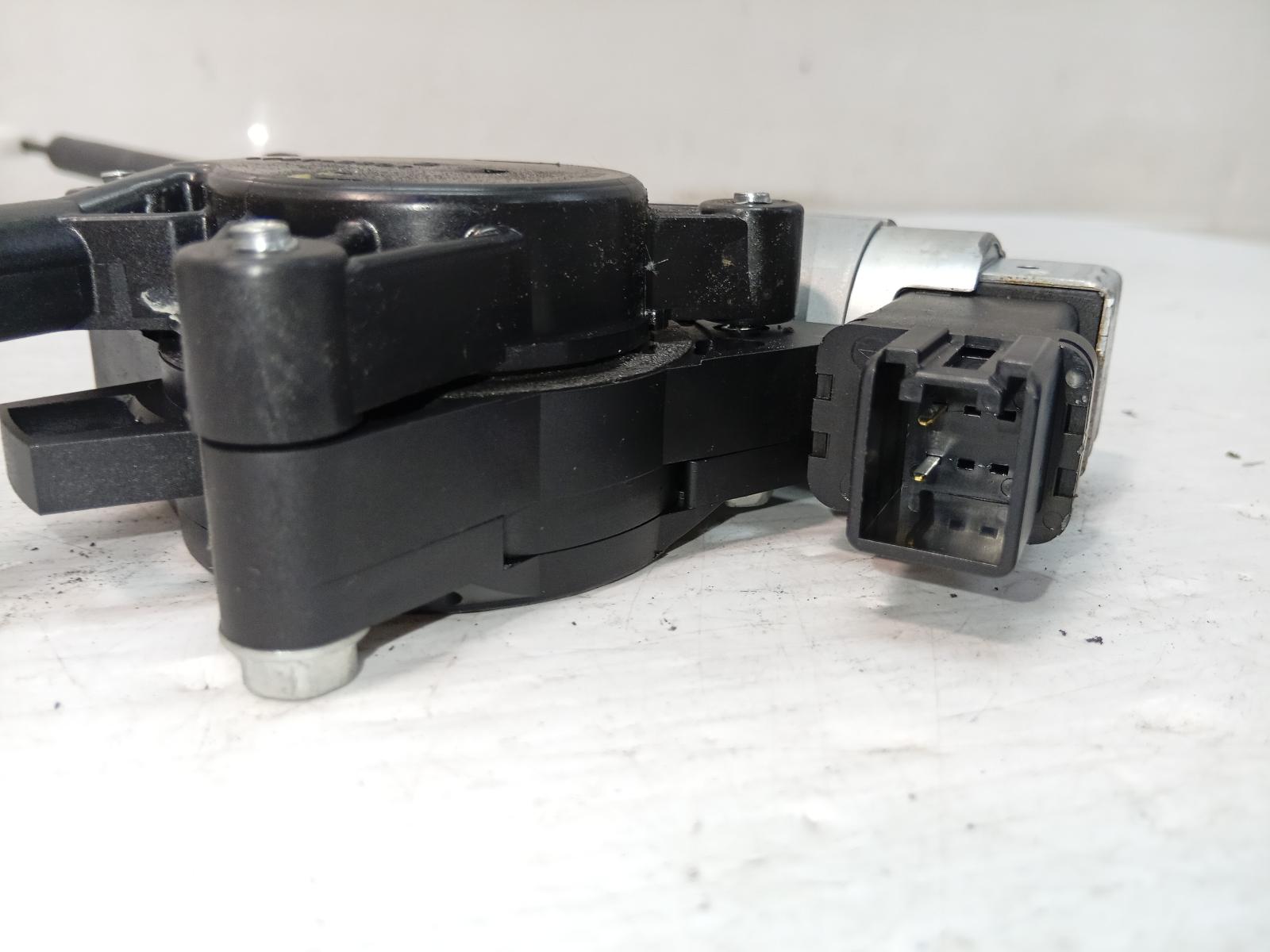 Left_Rear_Wnd_Reg_Motor