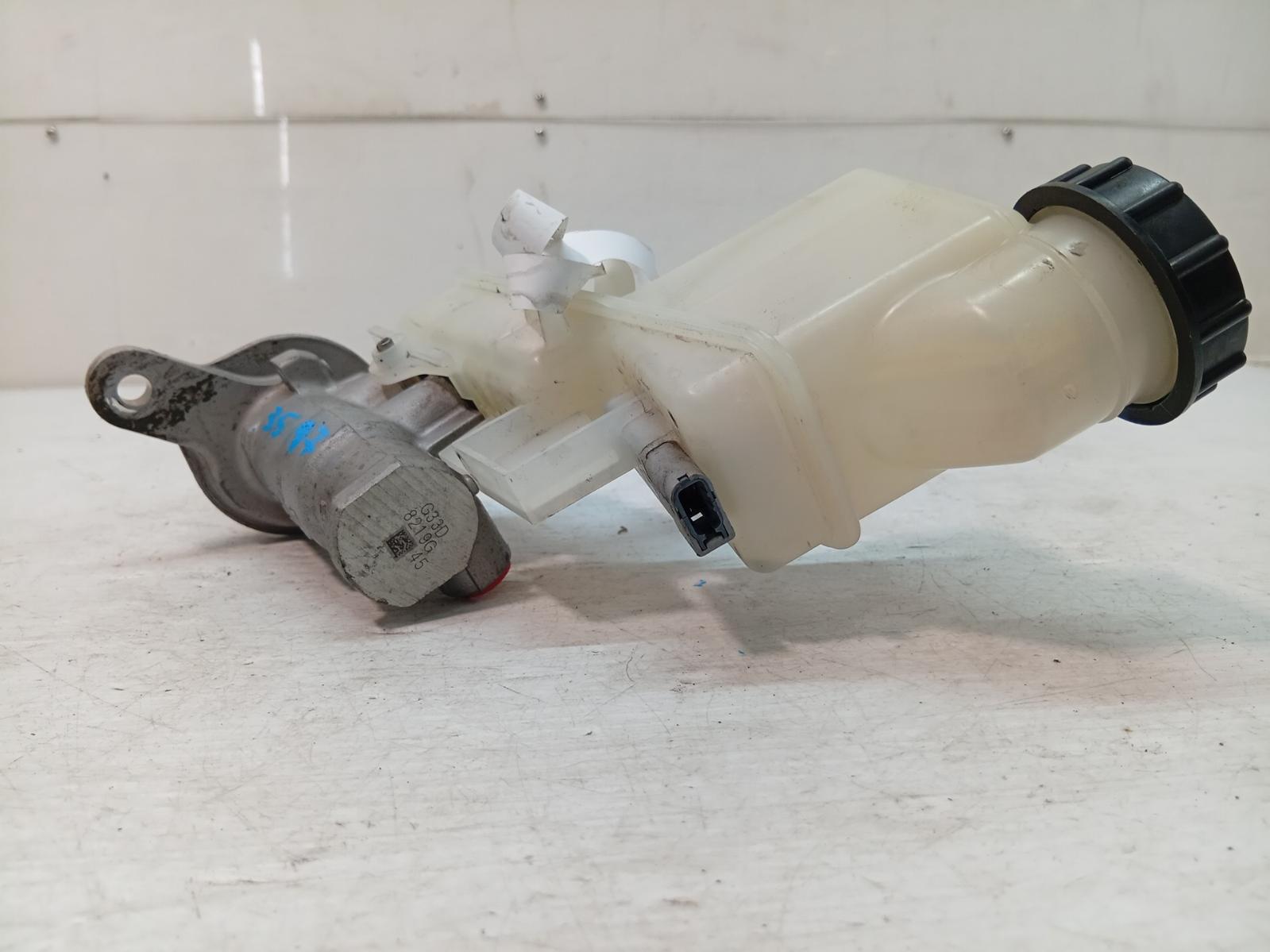 Master_Cylinder