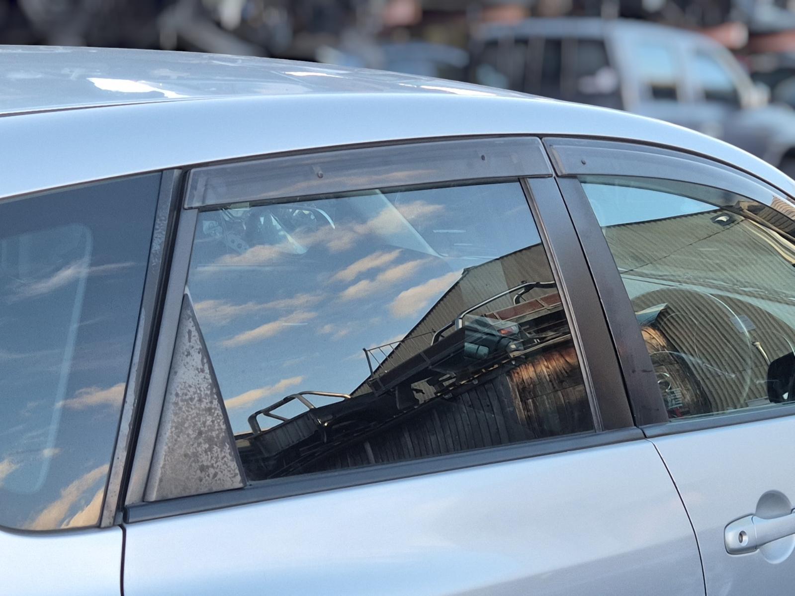 Right_Rear_Door_Window