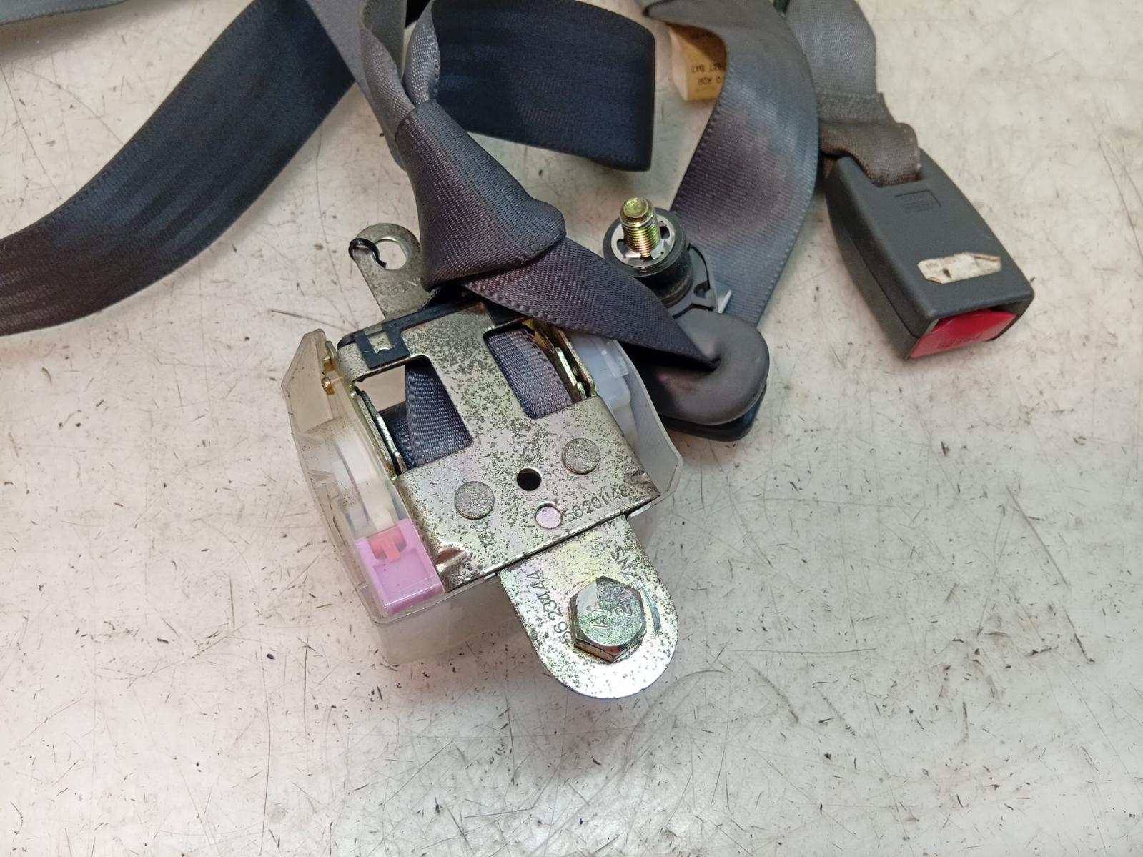Seat_Belt_Stalk