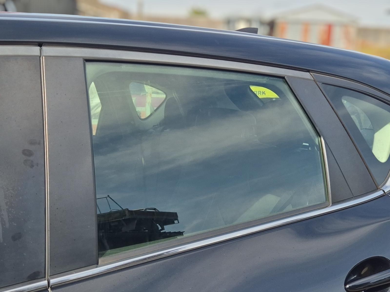 Left_Rear_Door_Window
