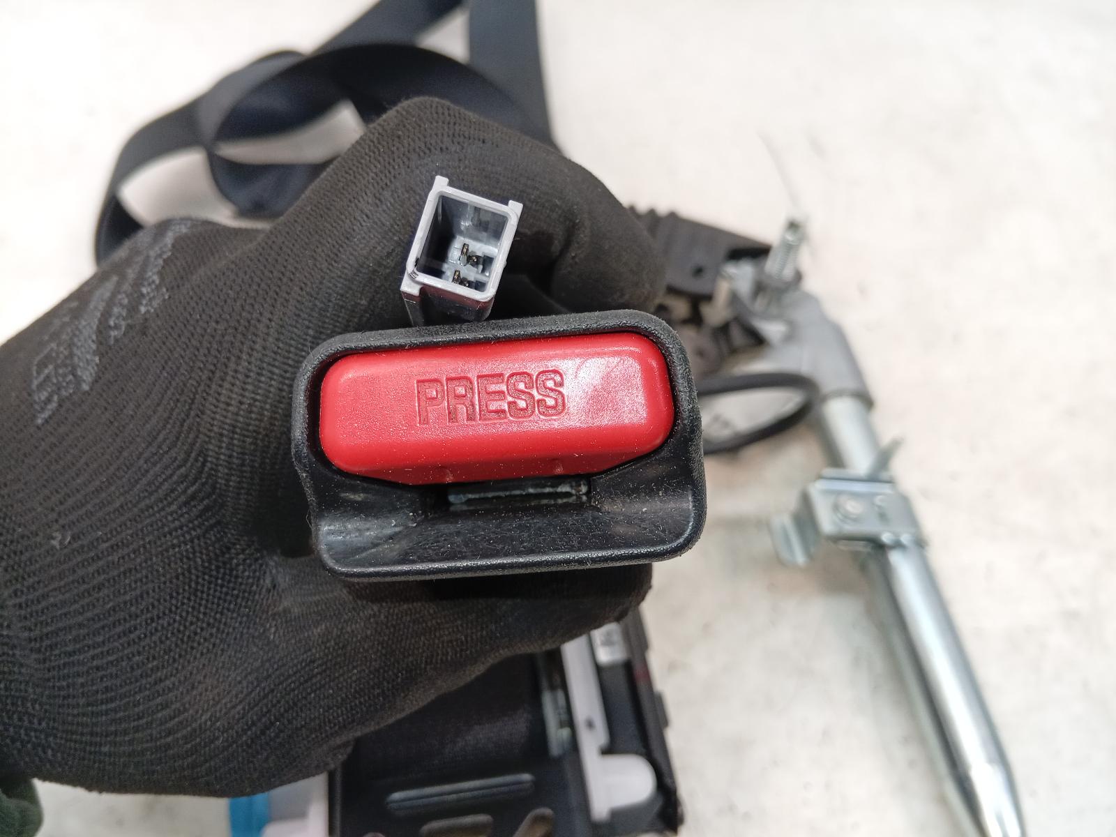 Seat_Belt_Stalk
