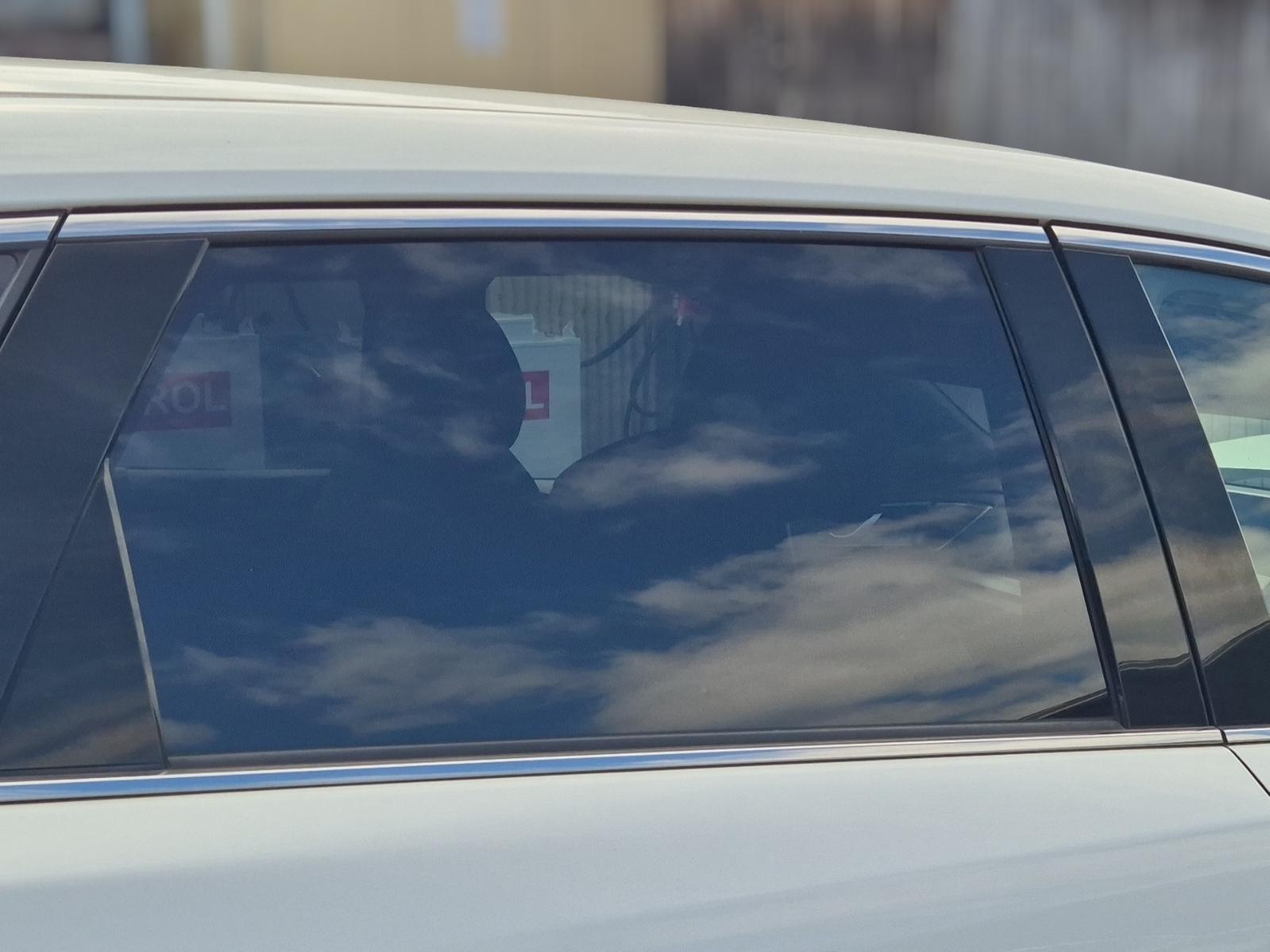 Right_Rear_Door_Window