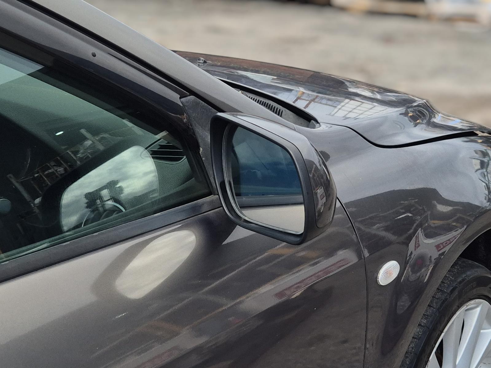 Right_Door_Mirror