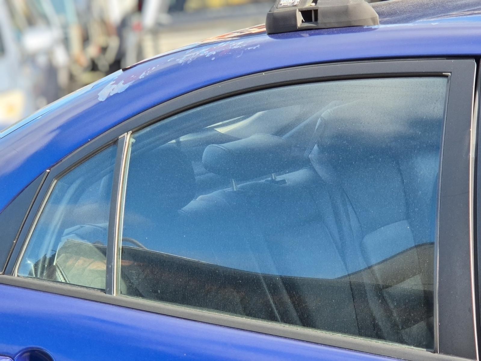Right_Rear_Door_Window