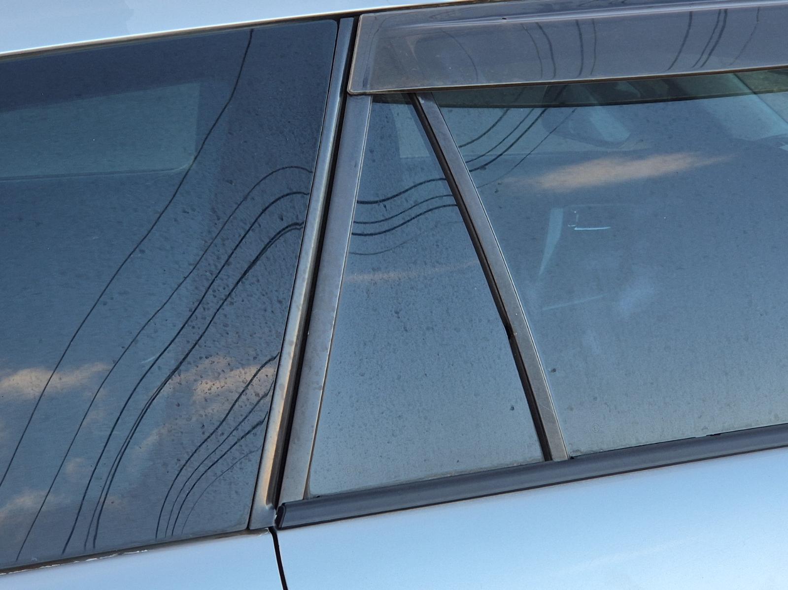 Right_Rear_1q_Door_Glass