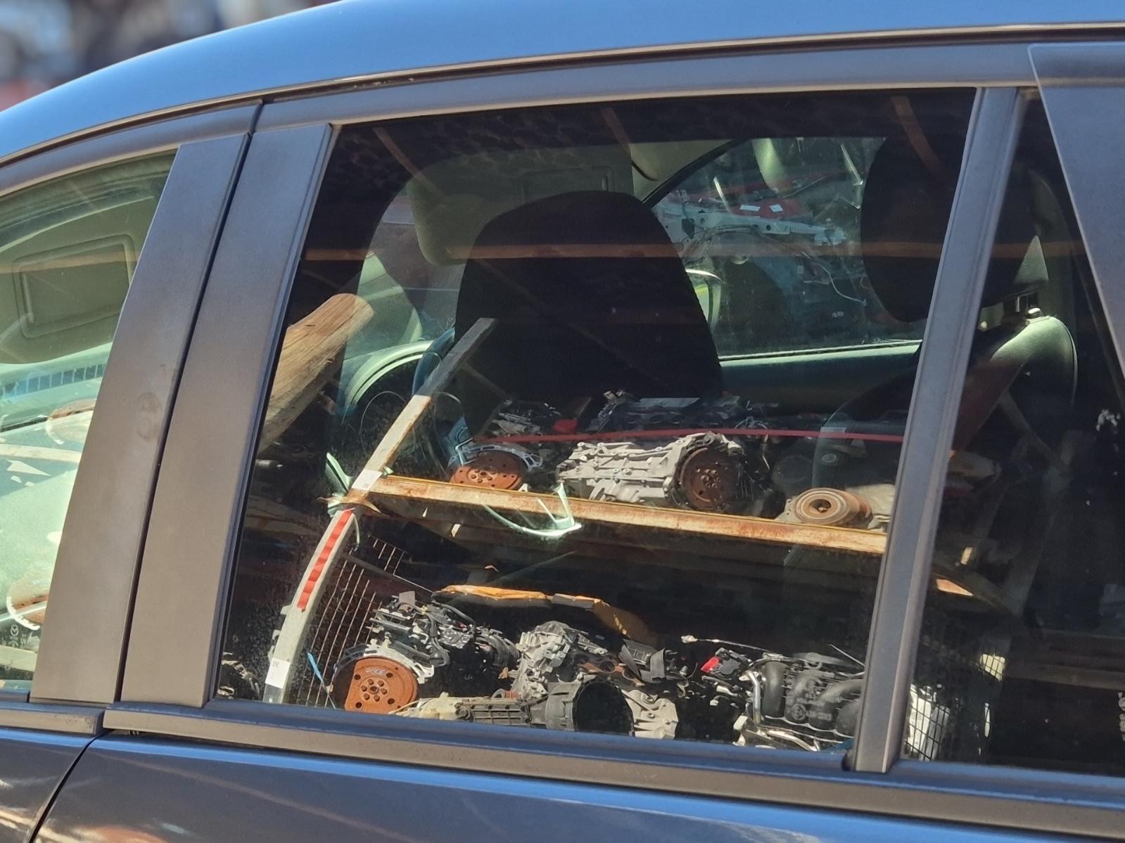 Left_Rear_Door_Window