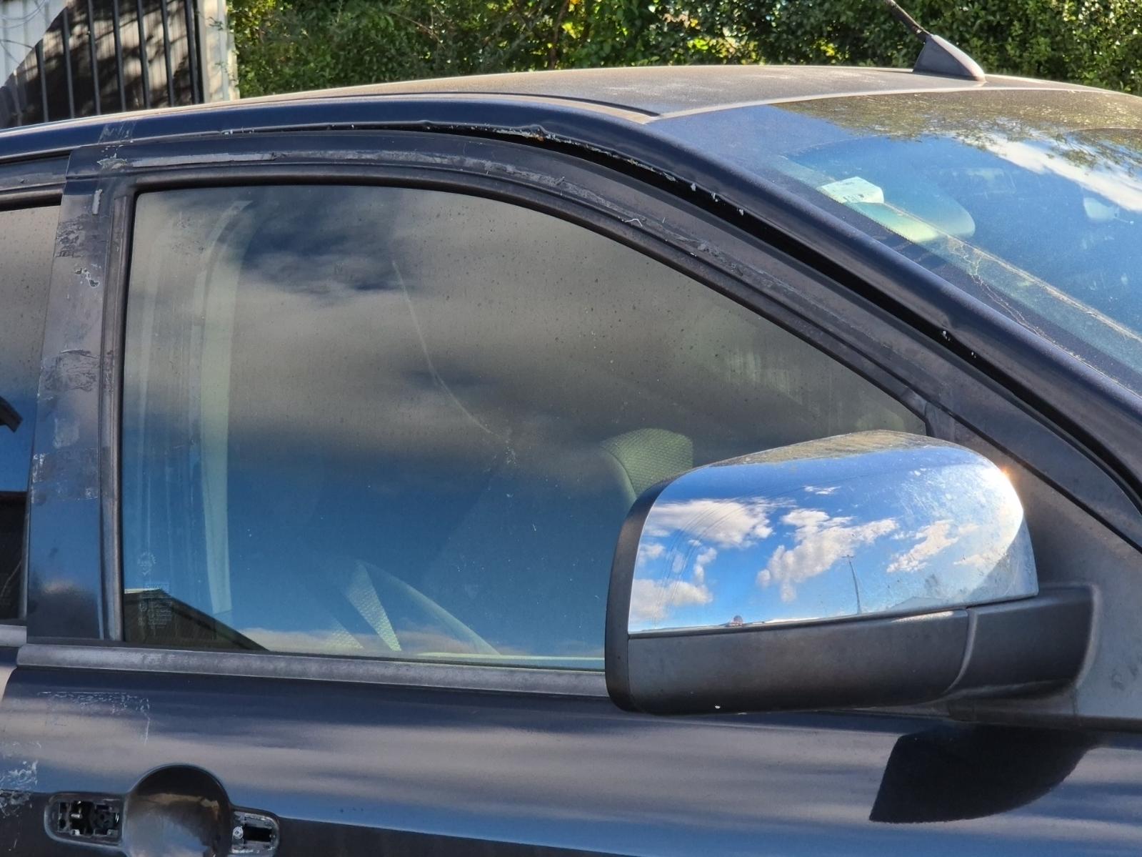 Right_Front_Door_Window