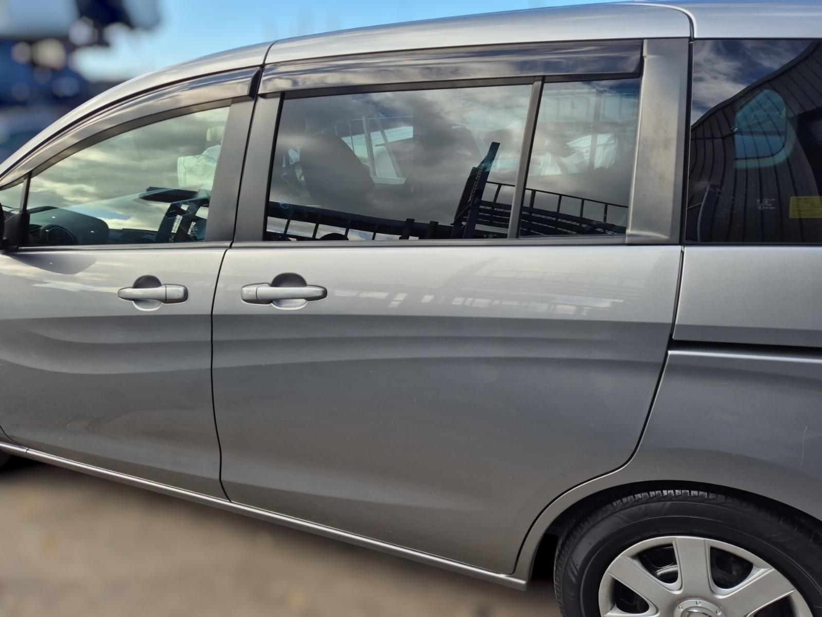 Left_Rear_Door_Sliding