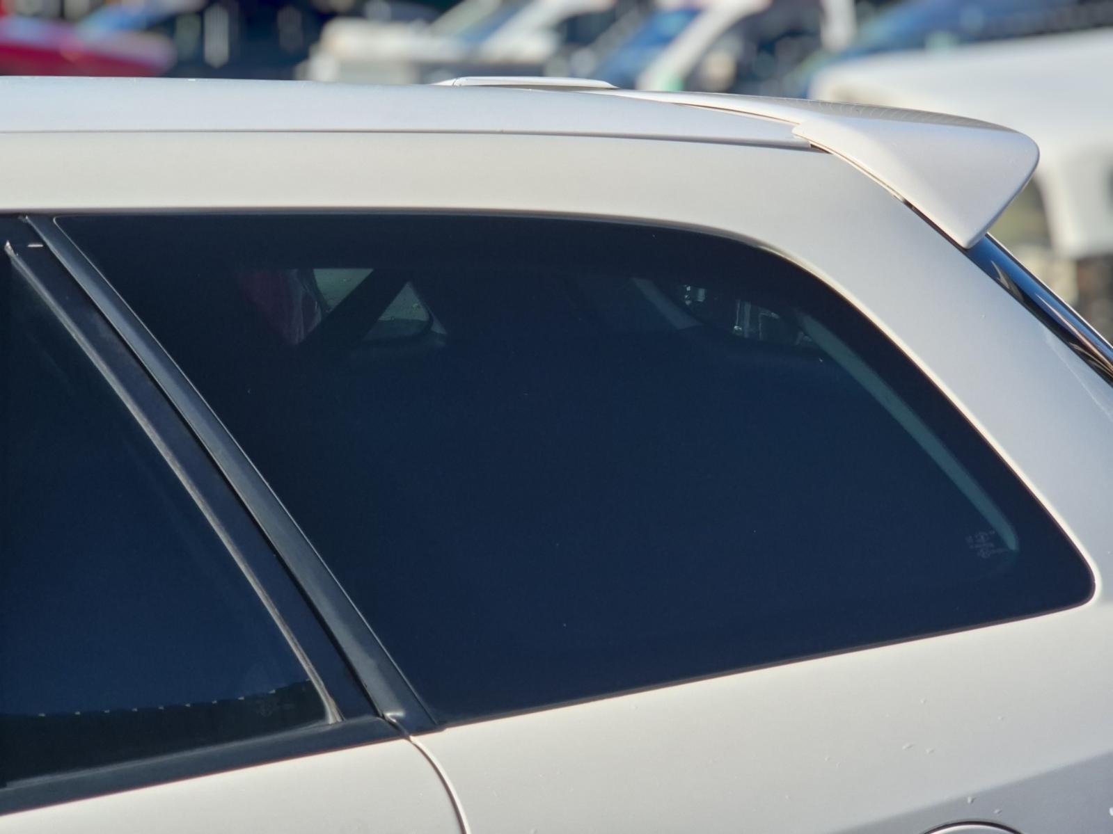 Left_Rear_Side_Glass