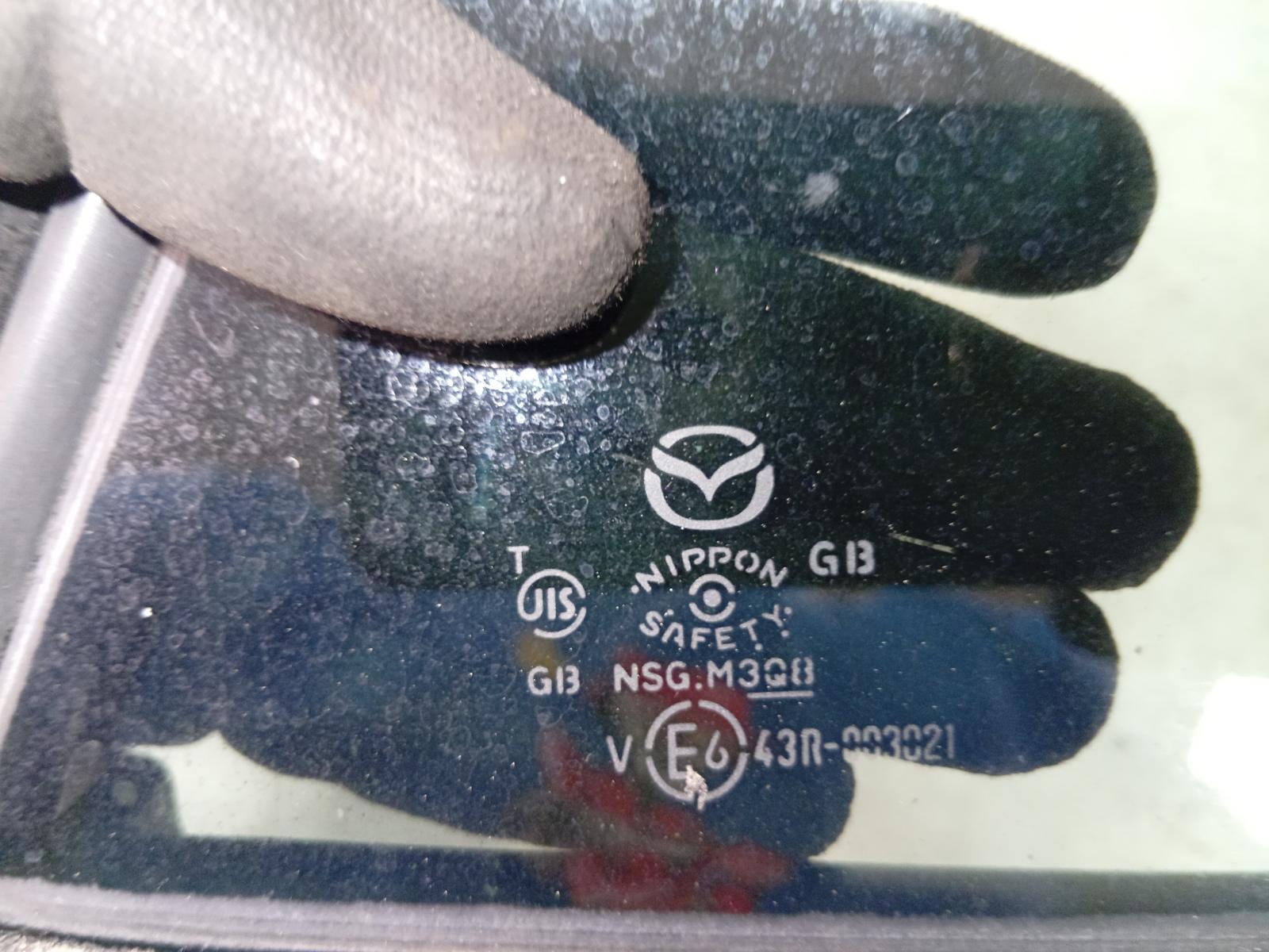 Right_Rear_1q_Door_Glass