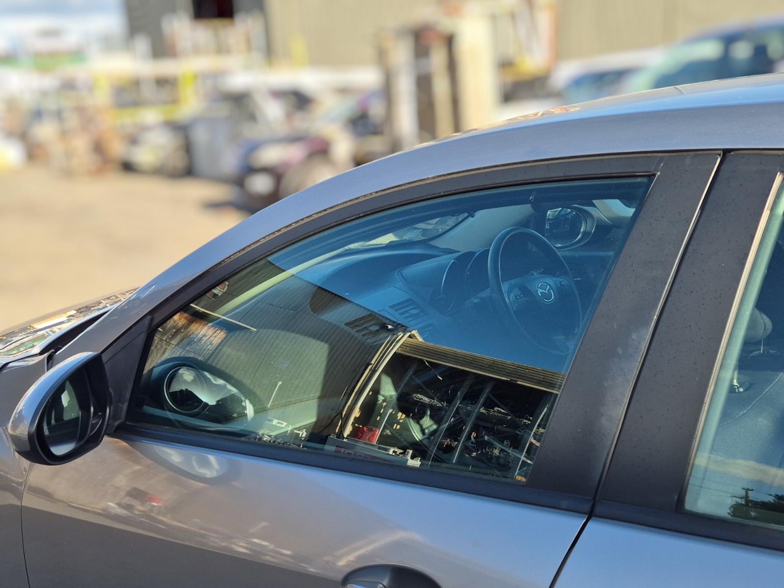 Left_Front_Door_Window