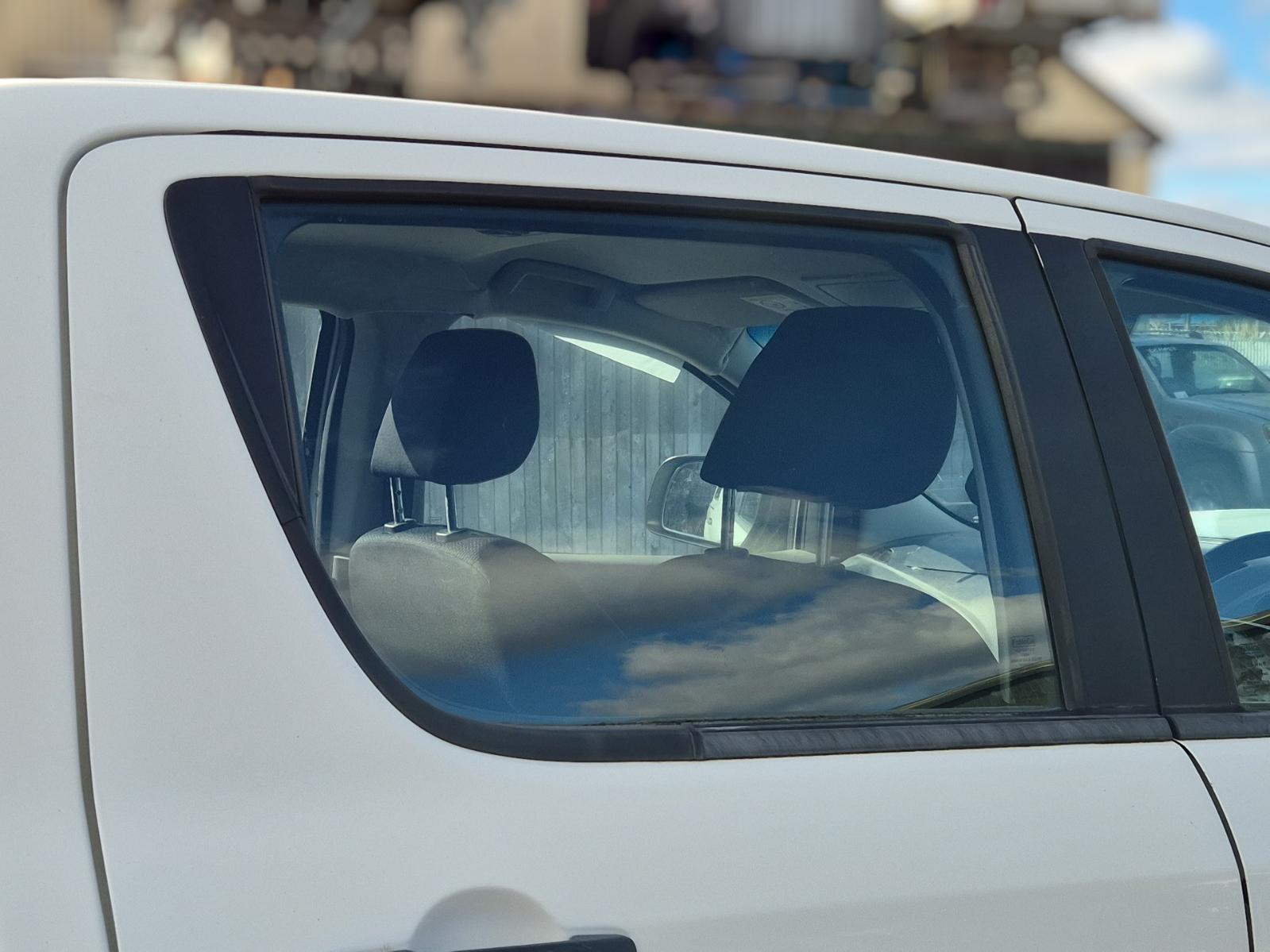 Right_Rear_Door_Window