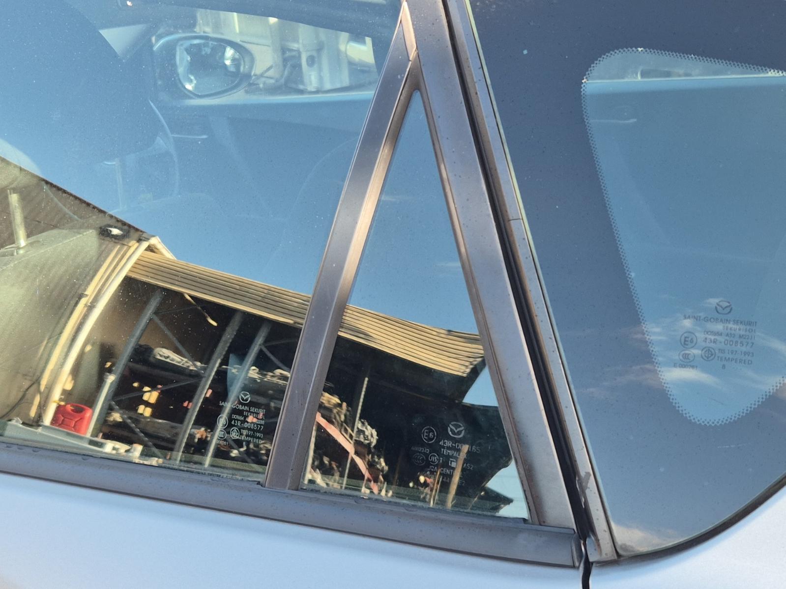 Left_Rear_1q_Door_Glass