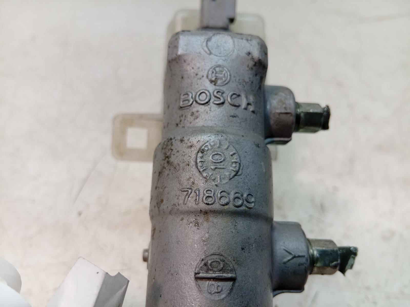 Master_Cylinder