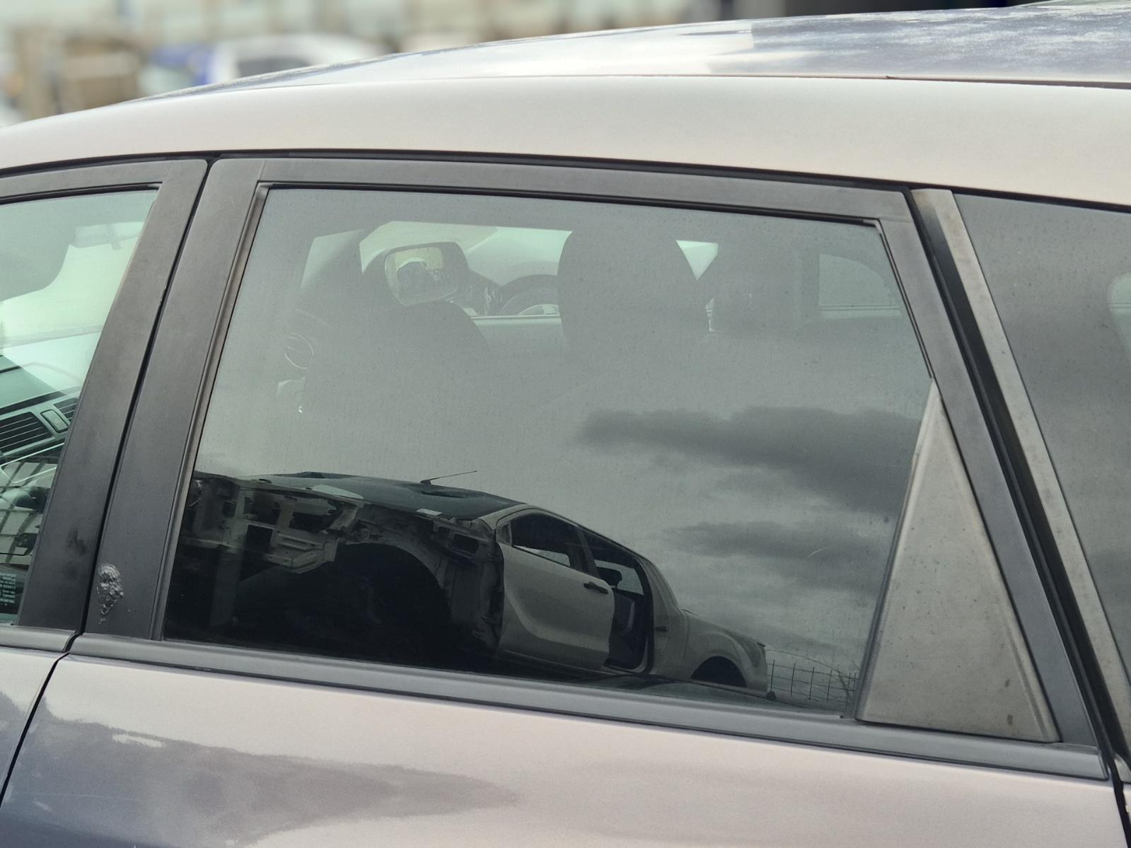 Left_Rear_Door_Window