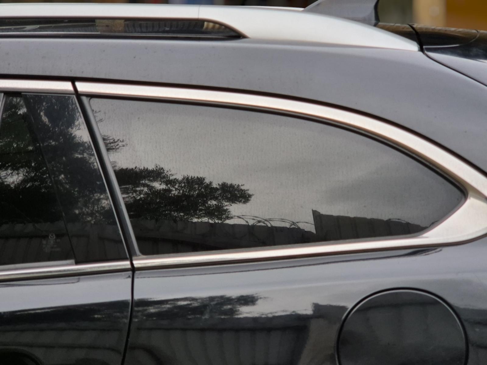 Left_Rear_Side_Glass