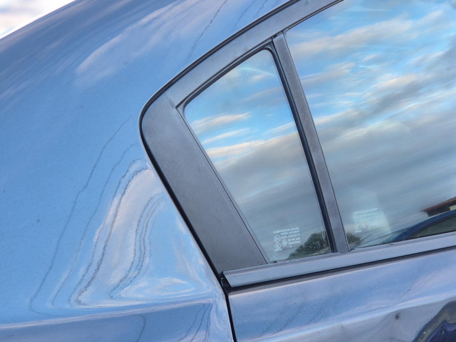 Right_Rear_1q_Door_Glass