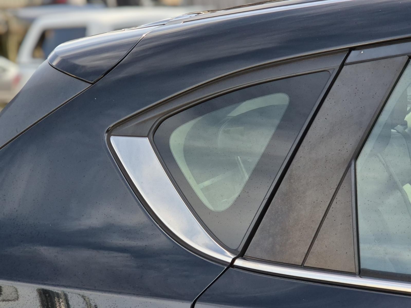 Right_Rear_Side_Glass