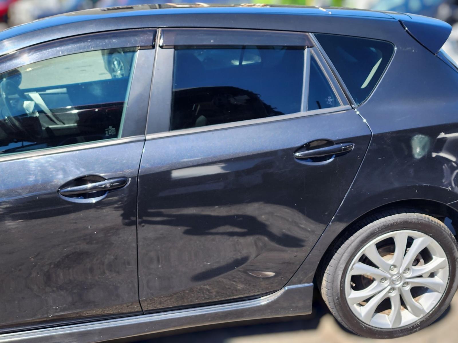 Left Rear Door Sliding