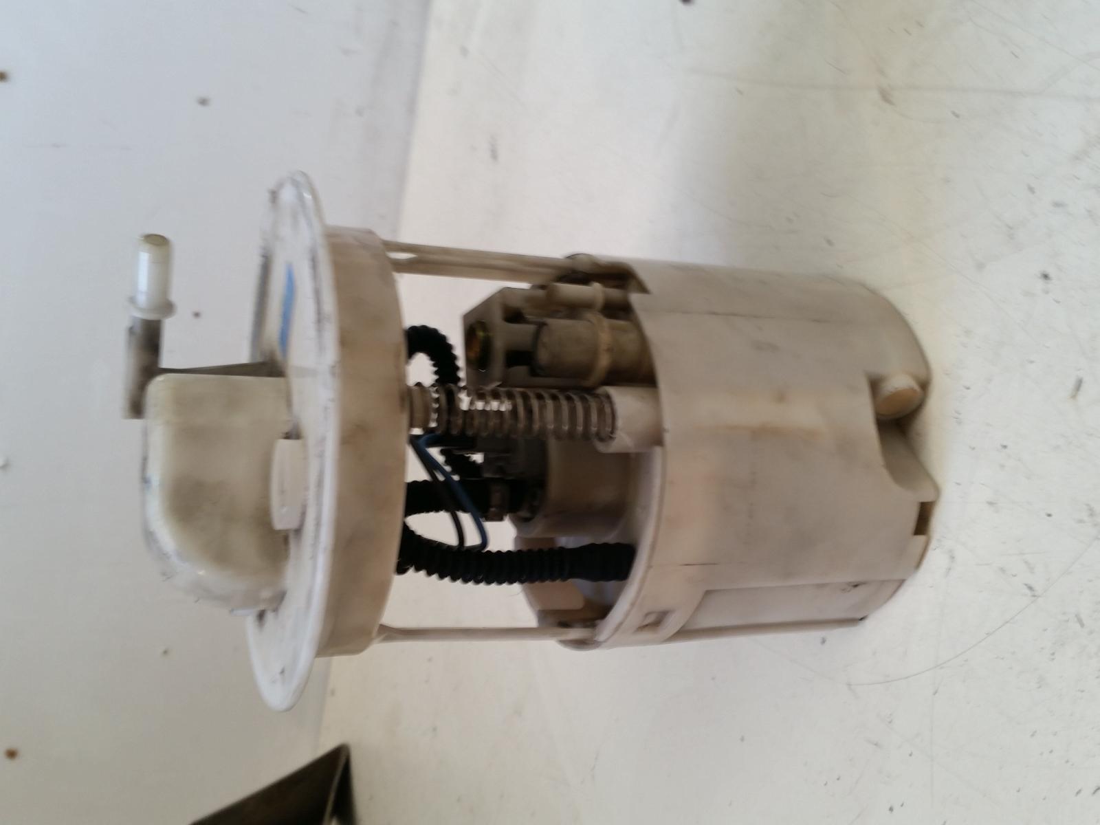 PartsWorld Fuel Pump parts for Mazda RX8 SE 20032012 series Right