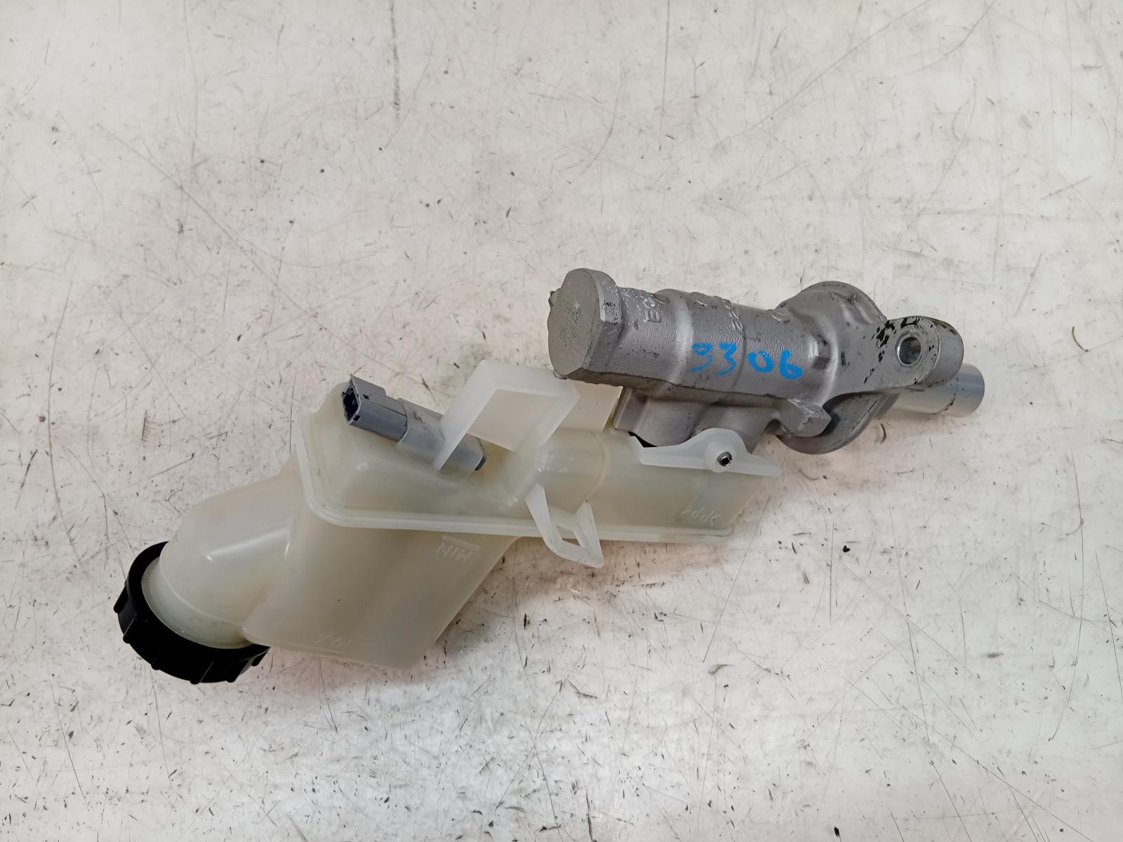 Master_Cylinder