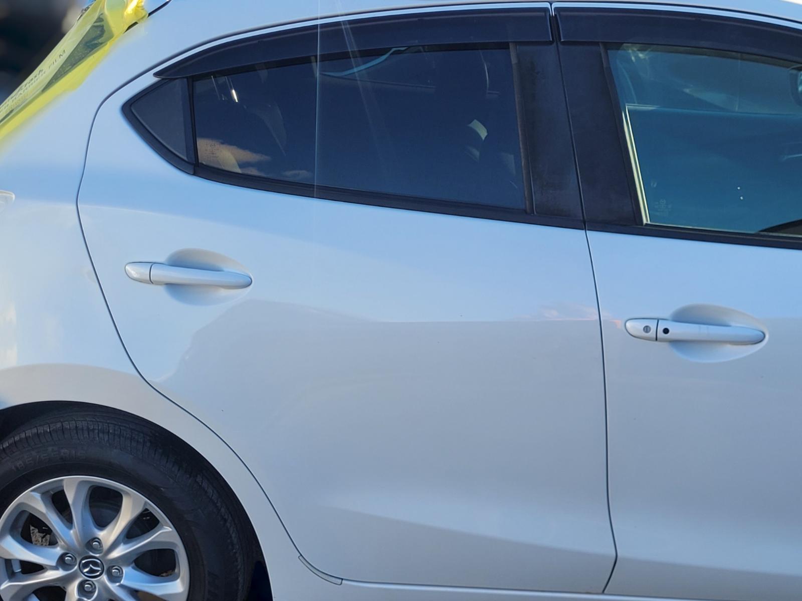 Right_Rear_Door_Window