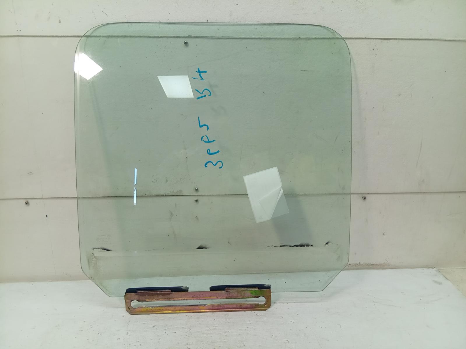 Right_Rear_Door_Window