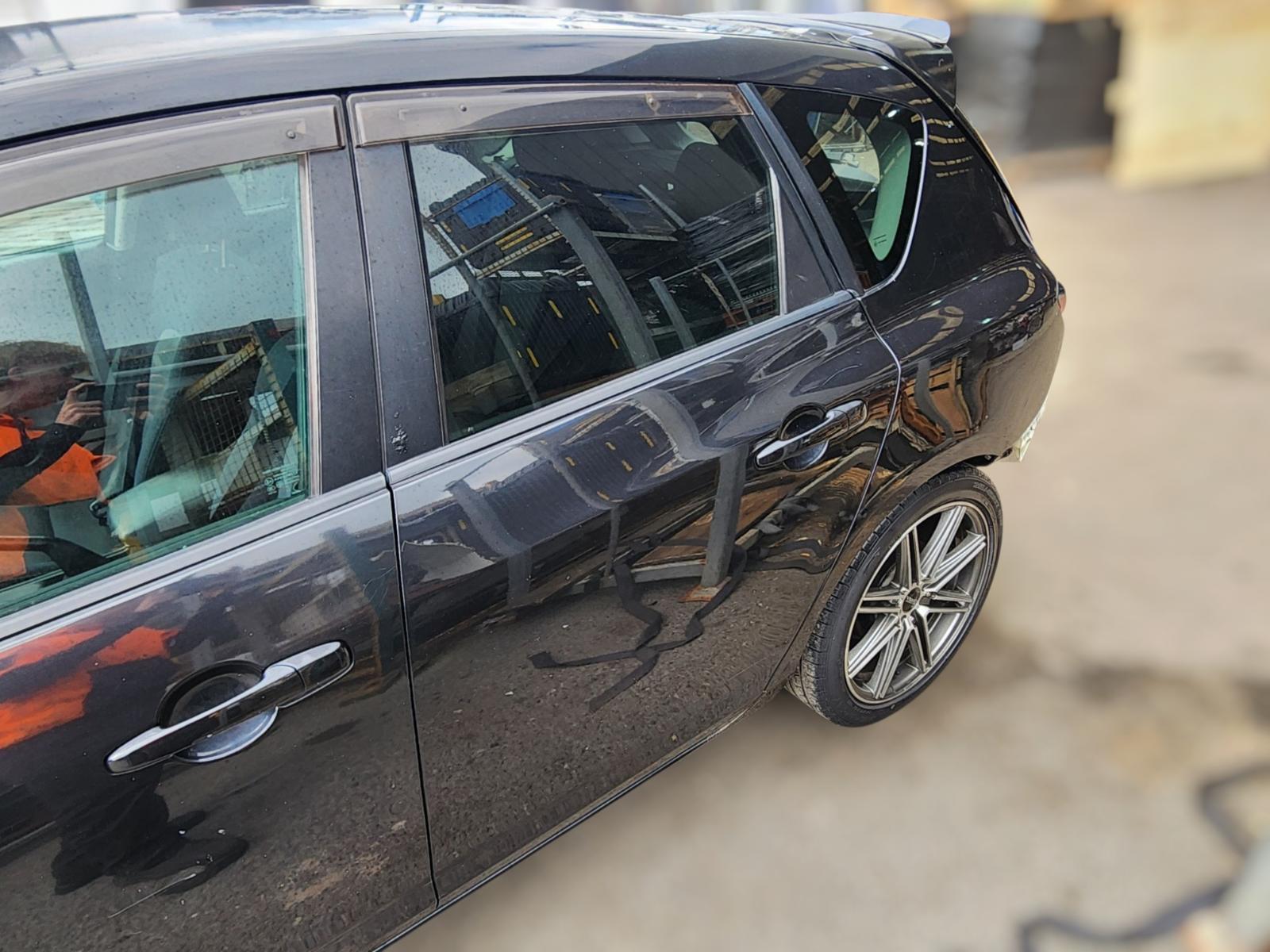 Left Rear Door Sliding