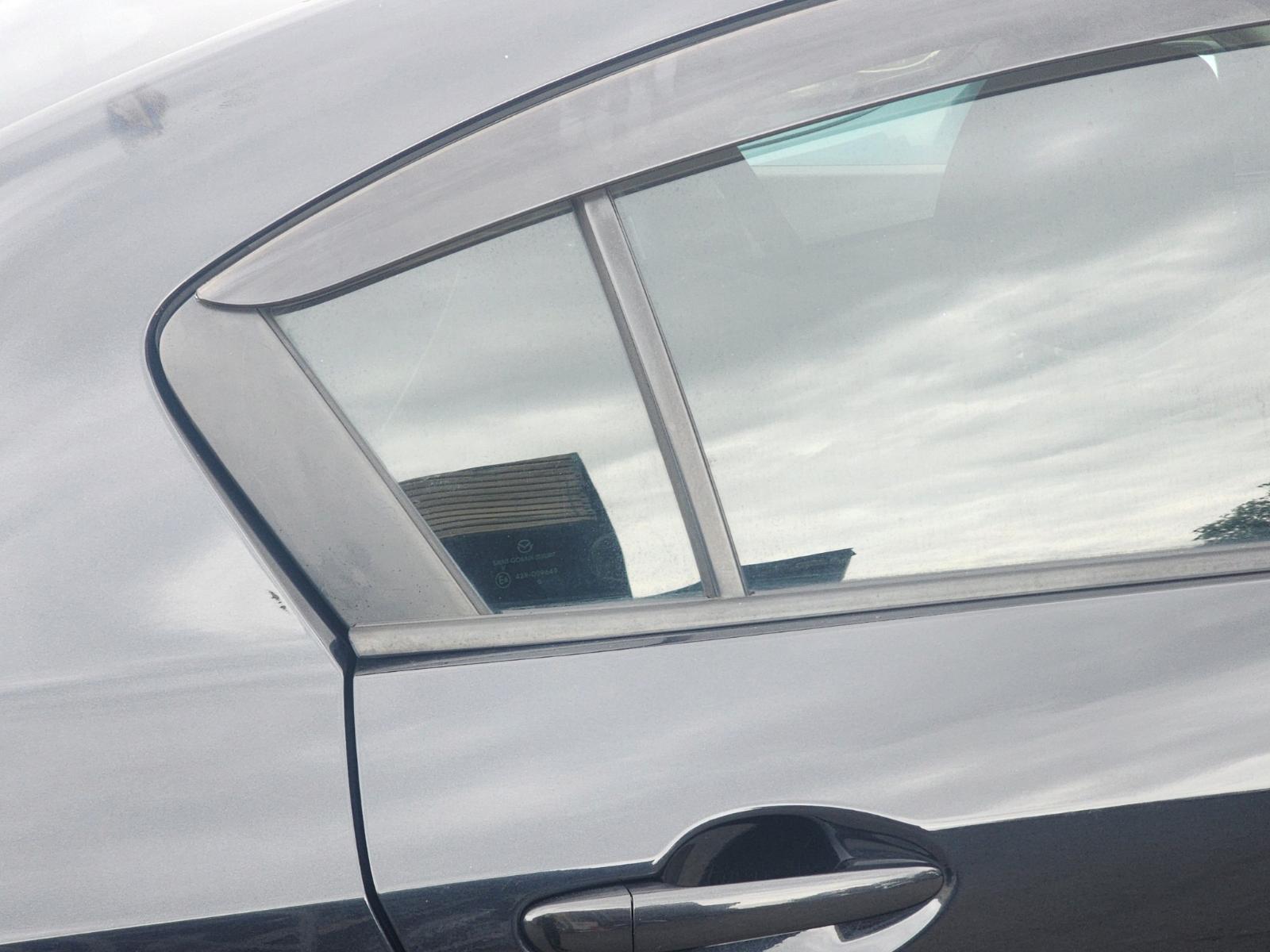 Right Rear 1q Door Glass