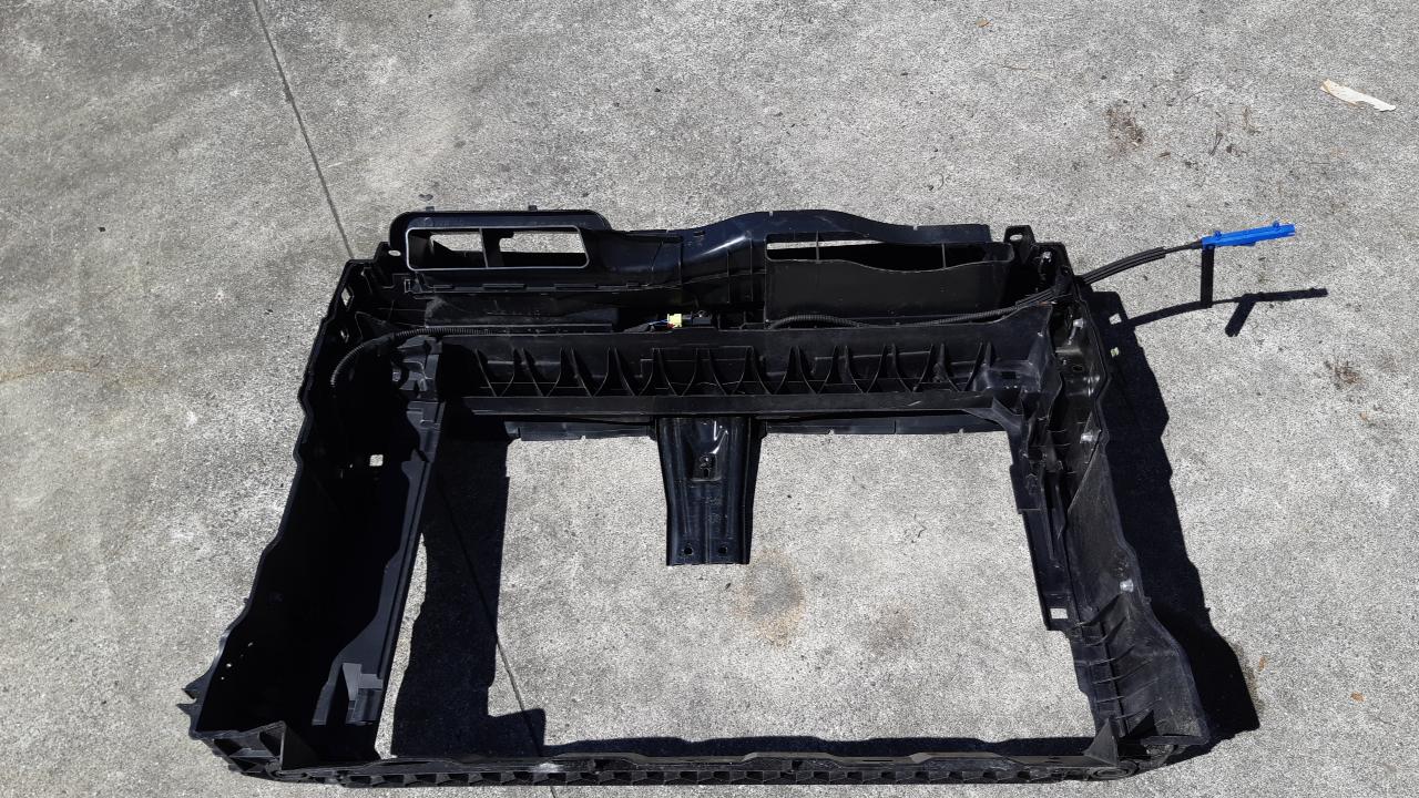 View Auto part Radiator Support Volkswagen Tiguan 2021