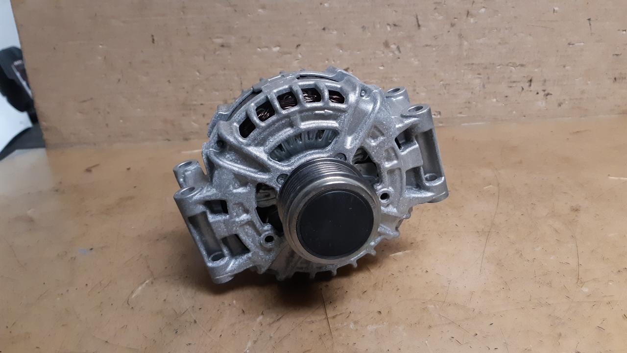 View Auto part Alternator Volkswagen Tiguan 2021