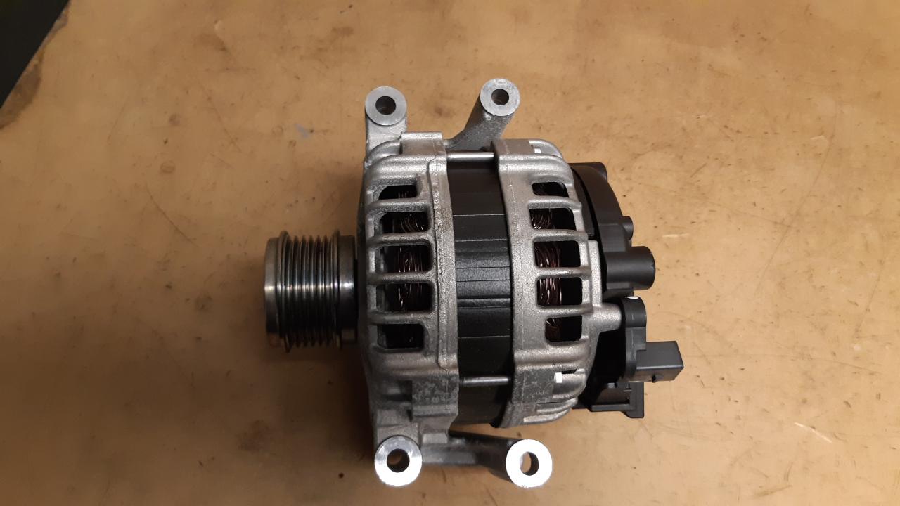 View Auto part Alternator Volkswagen Tiguan 2021