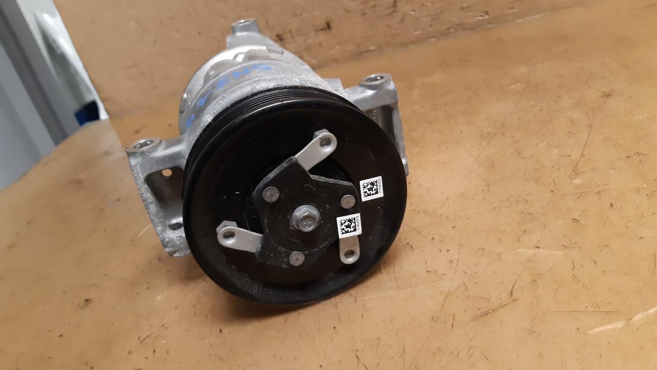 View Auto part A/C Compressor Volkswagen Tiguan 2021