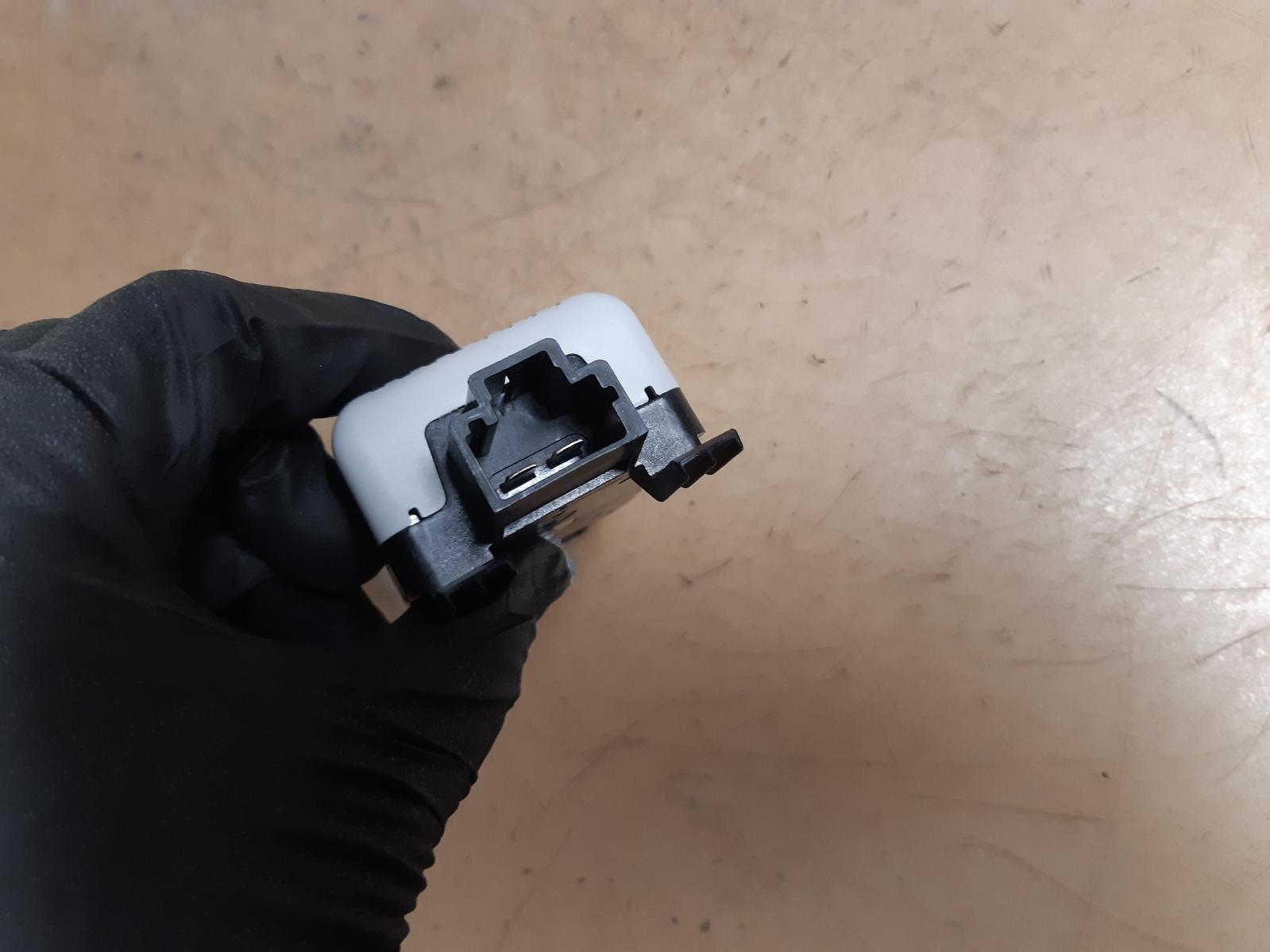 View Auto part Misc Switch/Relay Volkswagen Tiguan 2021