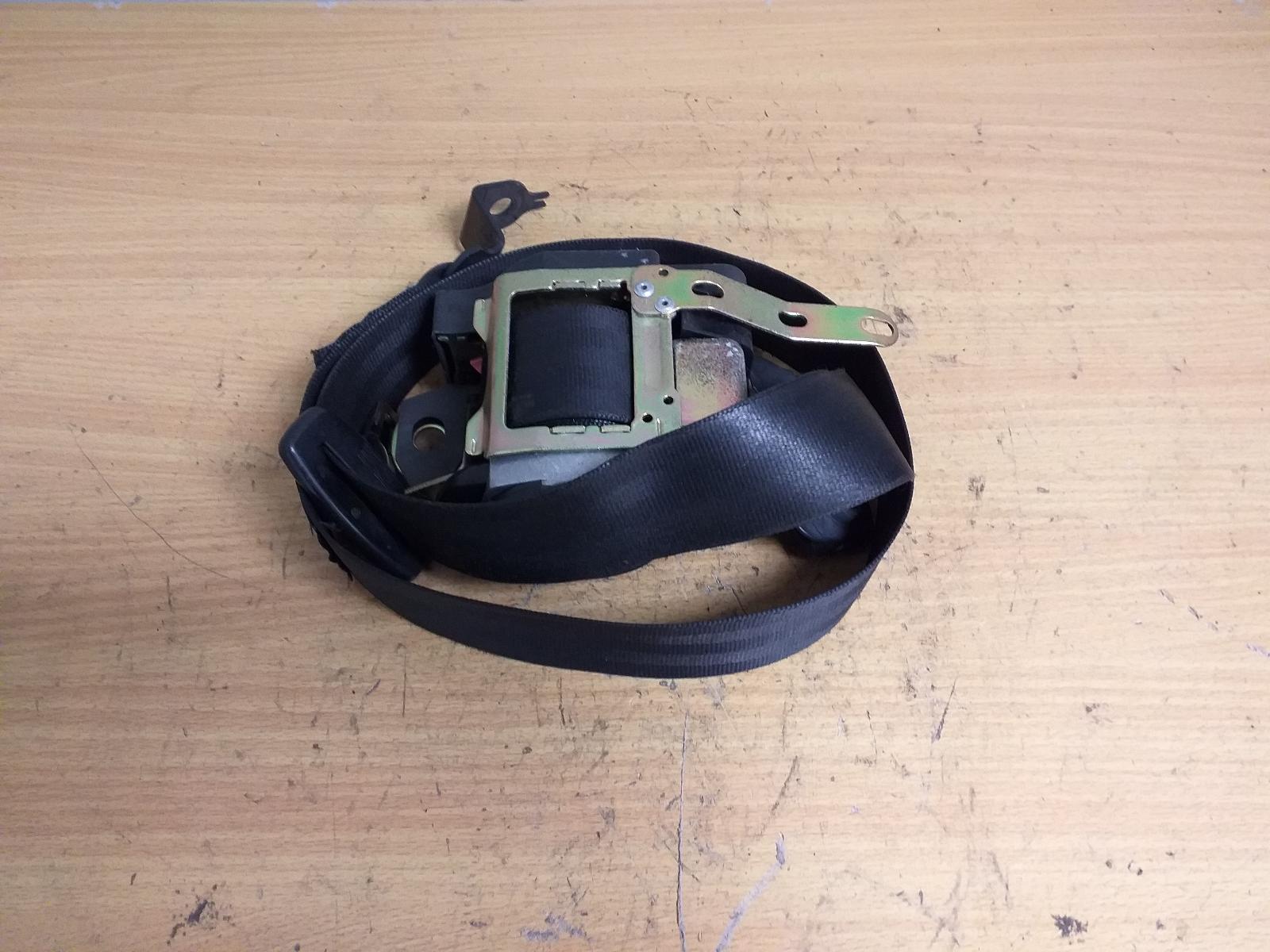 View Auto part Seatbelt/Stalk Volkswagen Polo 2002