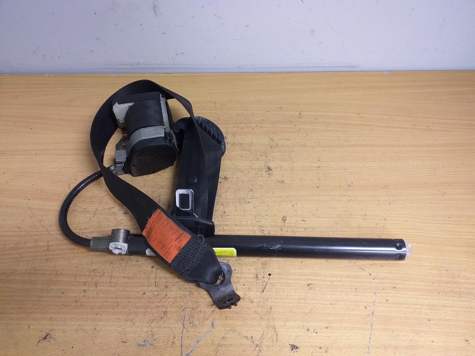 View Auto part Seatbelt/Stalk Volkswagen Golf 1997