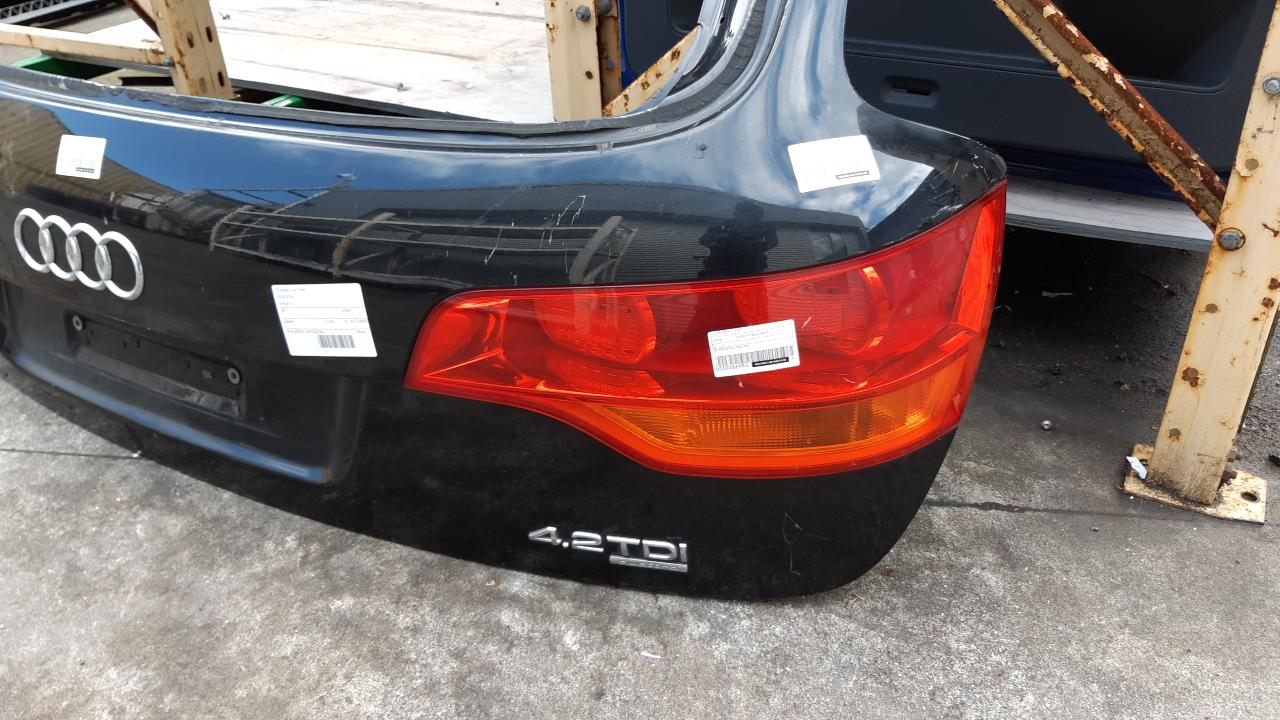View Auto part Right Taillight Audi Q7 2008