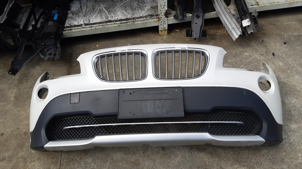 View Auto part Grille Bmw X1 2011