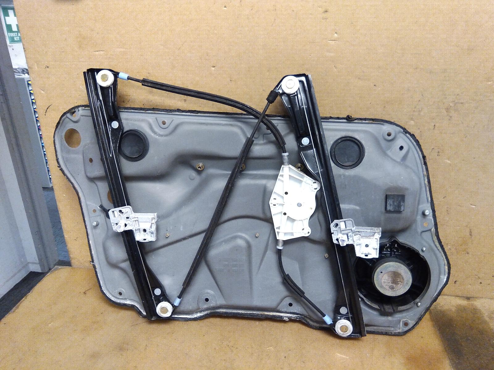 View Auto part Right Front Window Reg/Motor Volkswagen Golf 2002