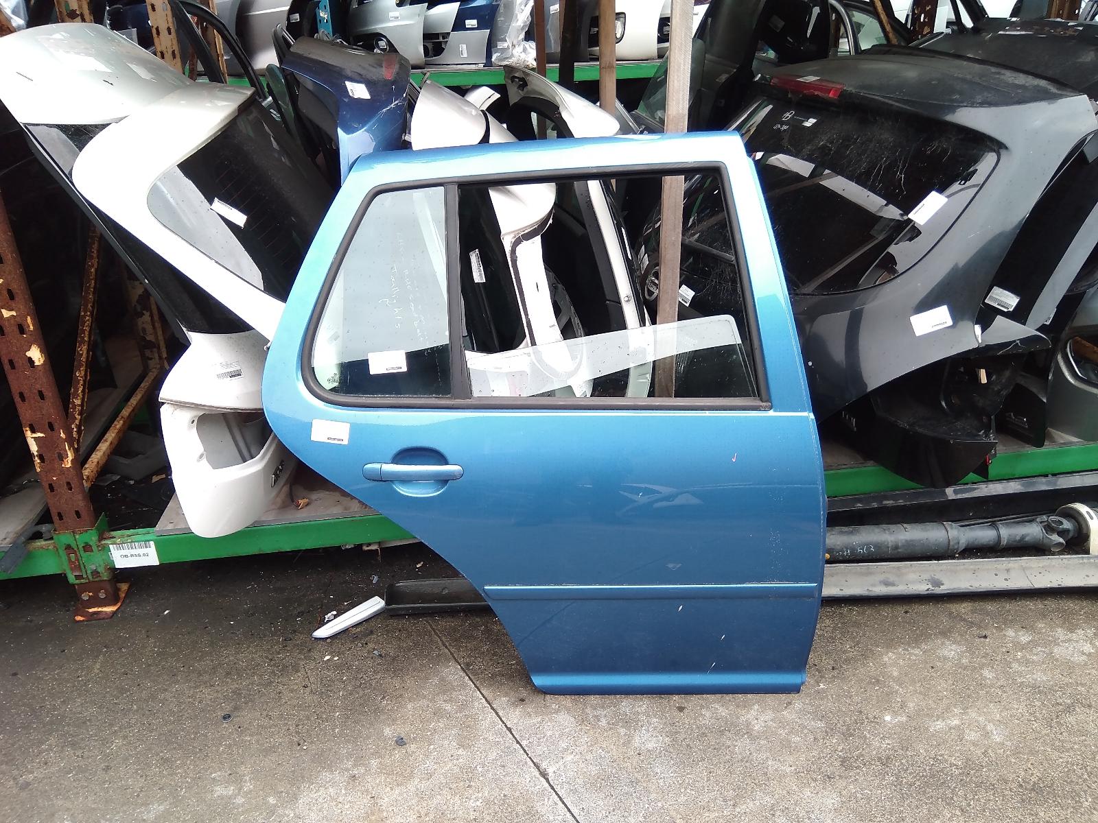 2002 Volkswagen Golf Right Rear 1/4 Door Glass View Auto part Right Rear 1/4 Door Glass Volkswagen Golf 2002